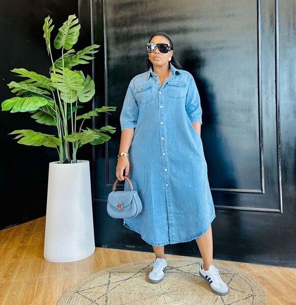 Jolie robe en jeans bleu delavé pour femmes