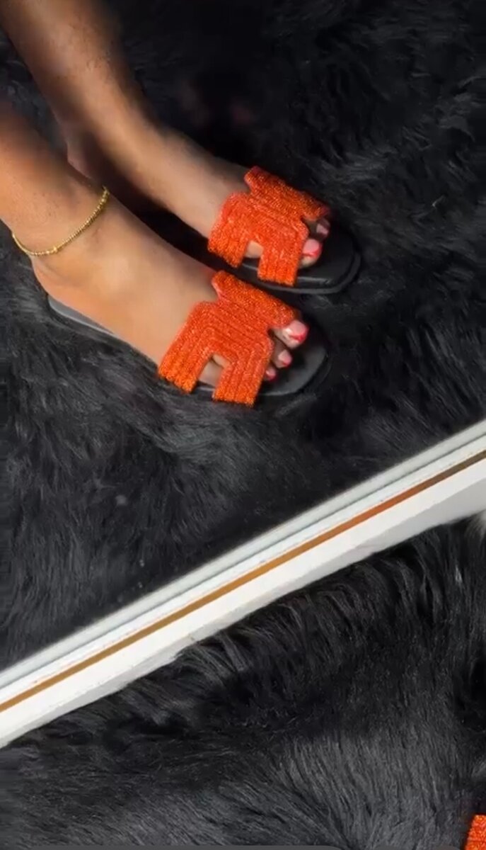 Sandales à strass élégantes