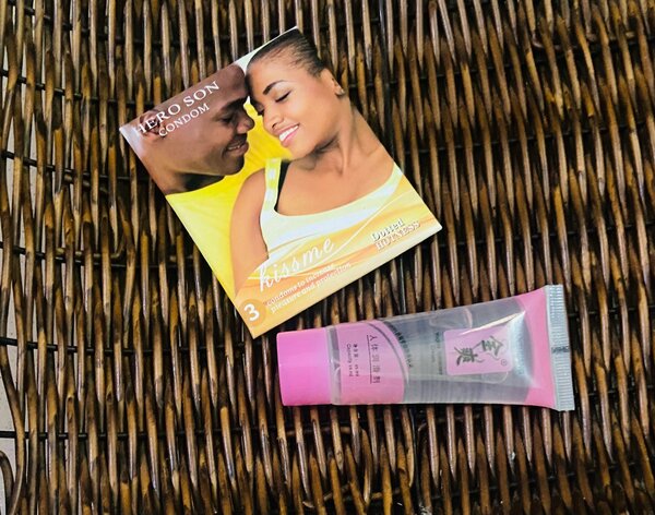 1 Lubrifiant+ 3  Préservatifs