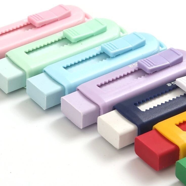 Gommes en plastique colorées