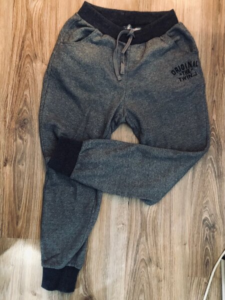 серые женские штаны