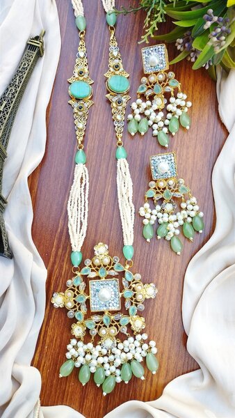 Ladies wedding set necklace and earrings