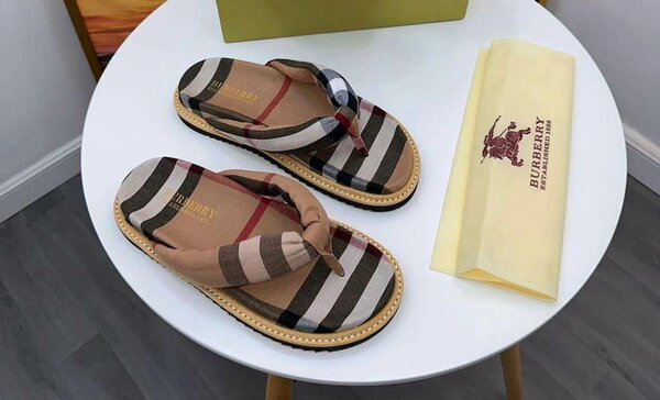 Fashion slippers