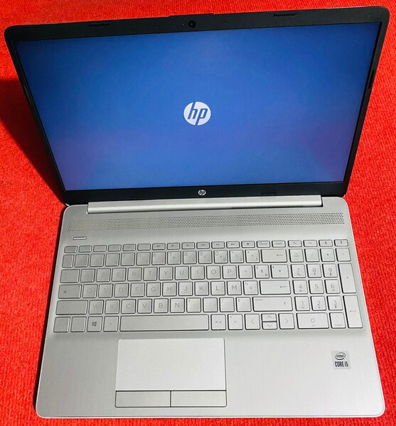 Hp core i5 8/512 giga SSD