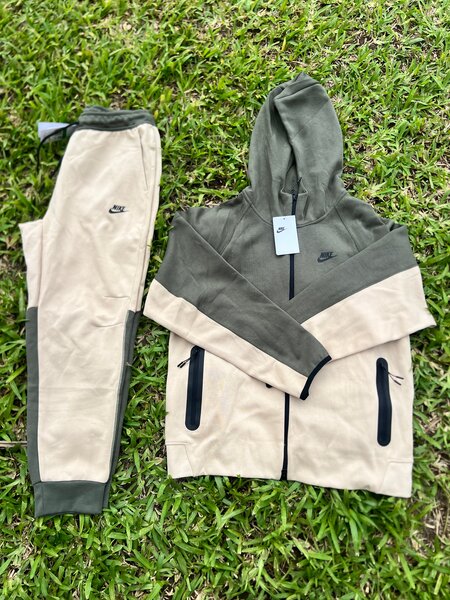 Nike tech fleece