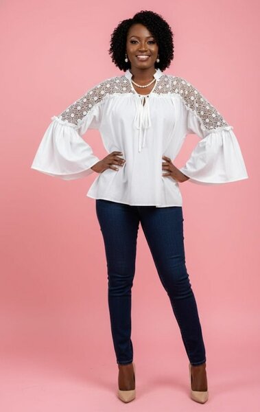 Blouse blanche élégante dentelle