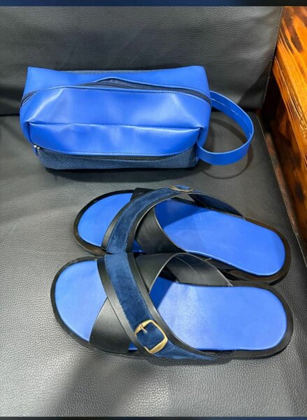 Sandale et sacoche en Cuire