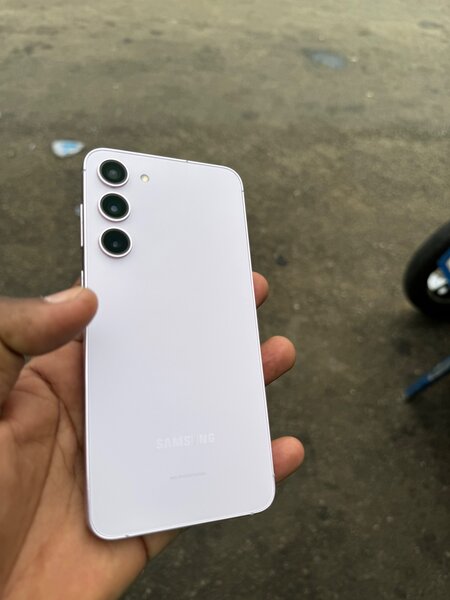 Samsung S23 simple 256Go quasi neuf