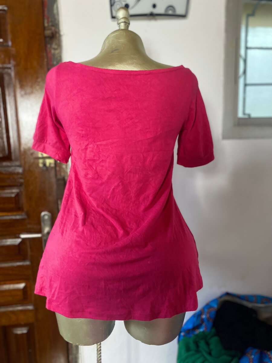 T-shirt imprimé visage artistique