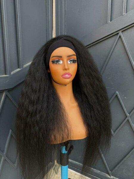 Perruque synthétique longue bouclée