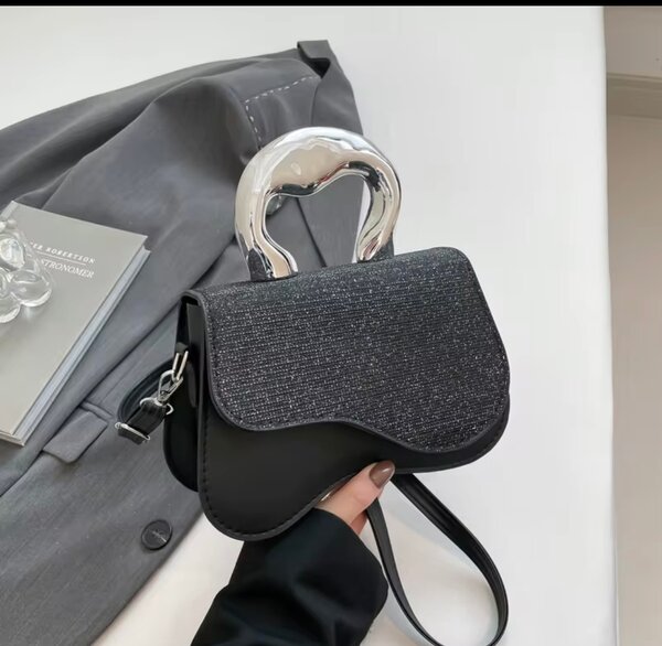 Sac à main élégant en métal