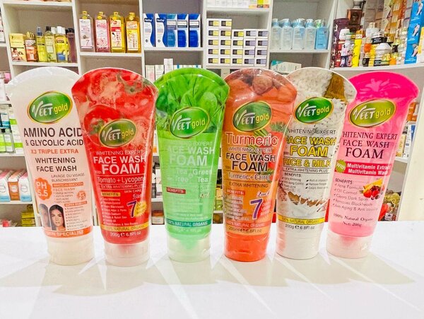 Veet Gold Whitening Expert Face Wash Foam