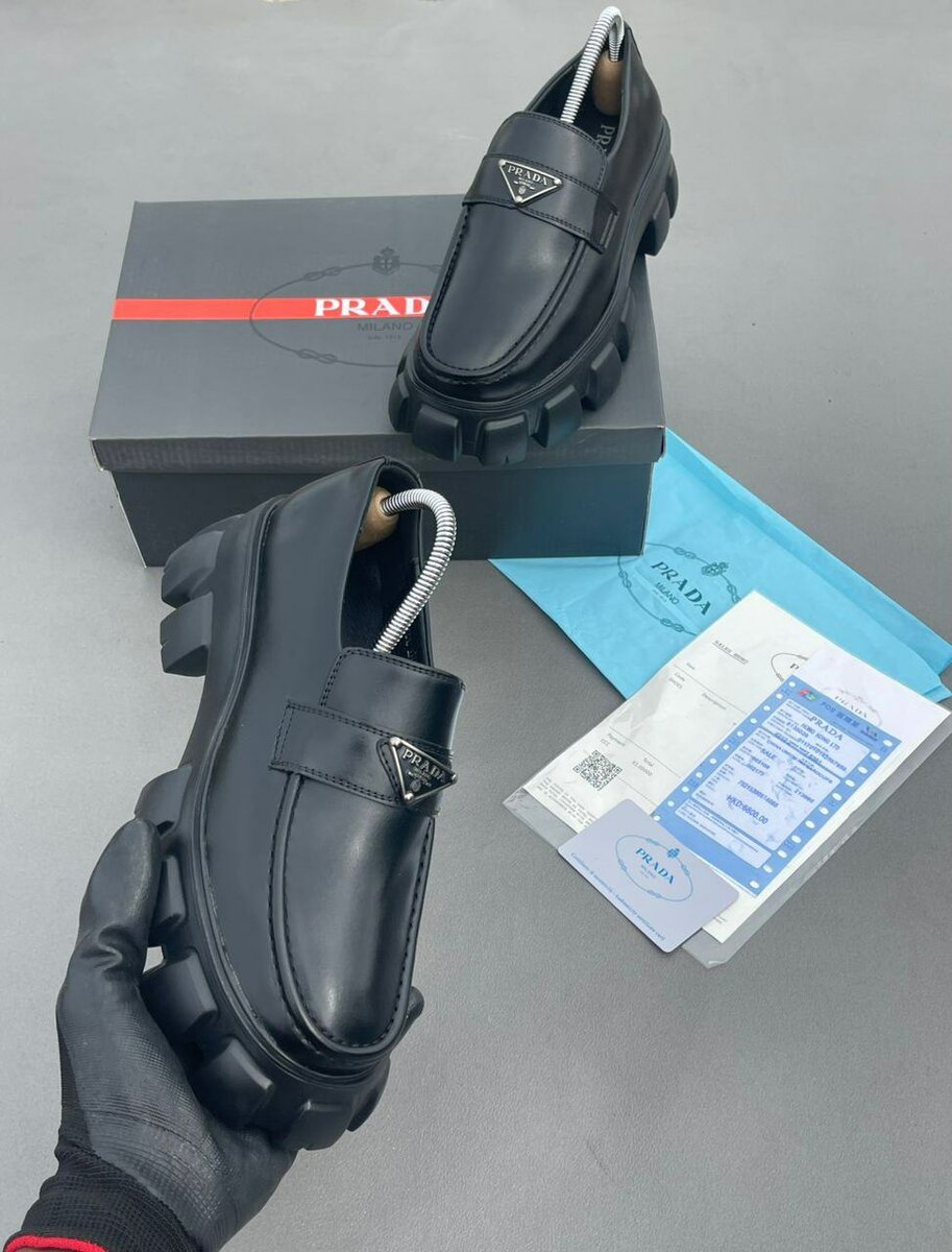 Prada Mocassins en Cuir Noir