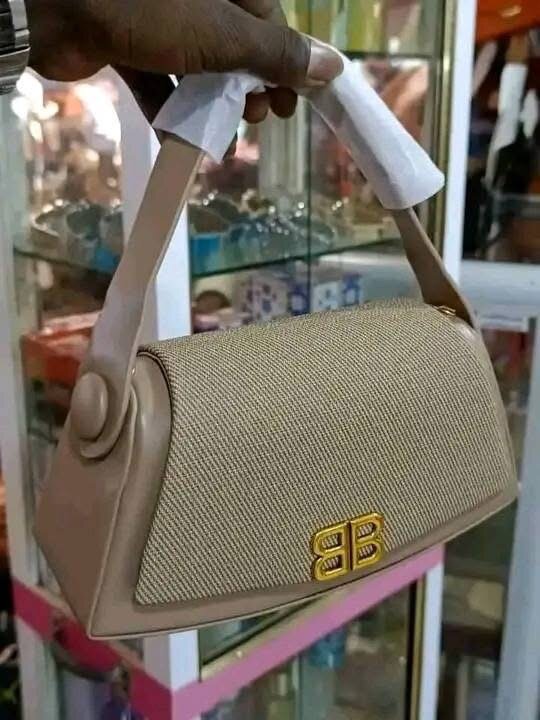 Sac à main élégant en cuir