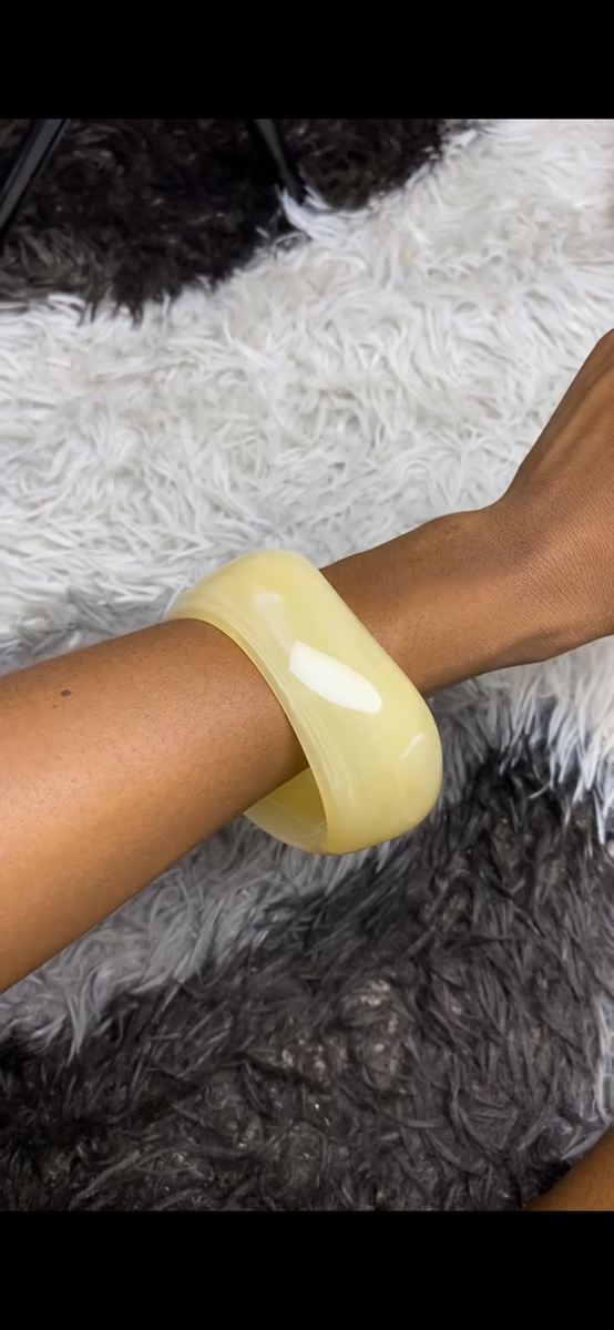 Bracelet en résine élégant