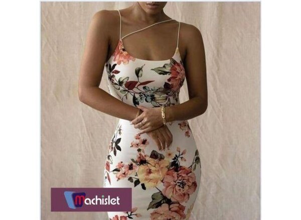 Robe fleurie à bretelles