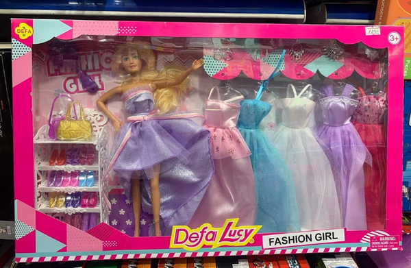 Кукла с дополнительной одеждой