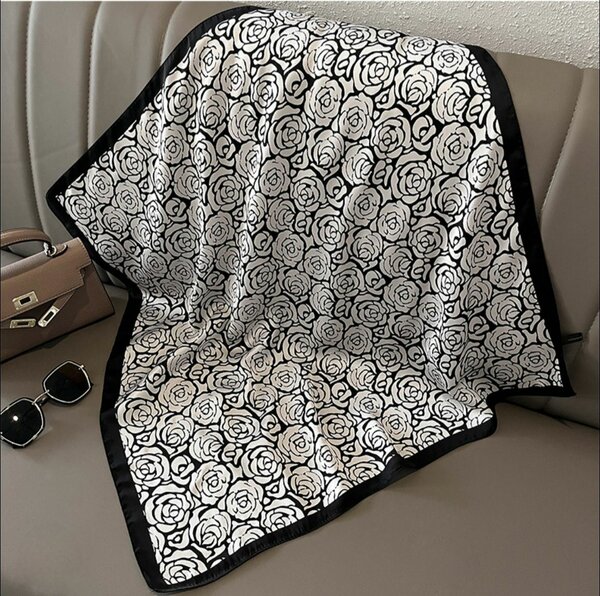 Foulard en soie floral