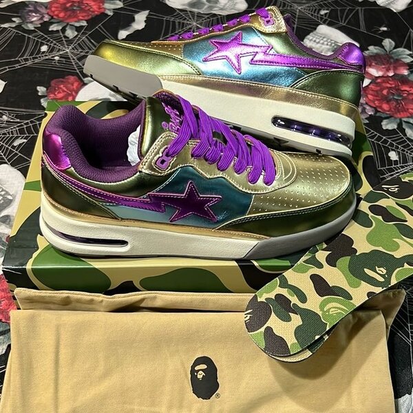 Sneakers dorés et violets Bape