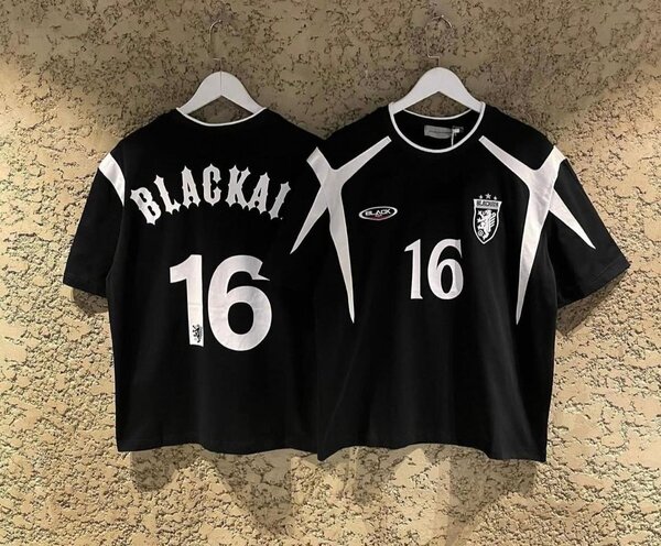 Maillot de football noir élégant