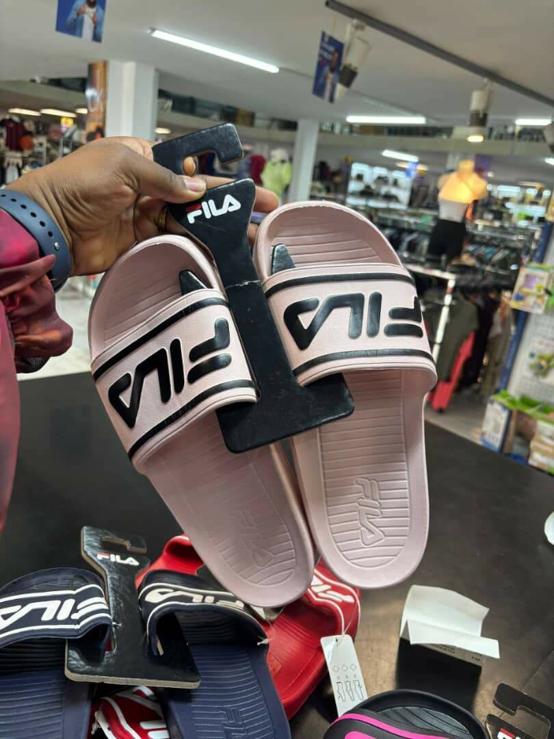 Sandales FILA colorées