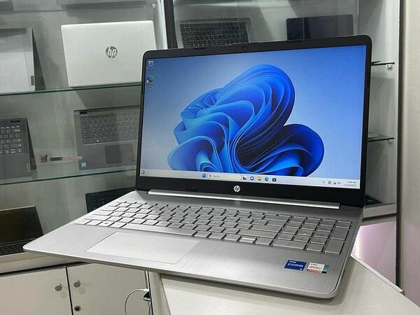 Laptop HP 15s-fq4xxx