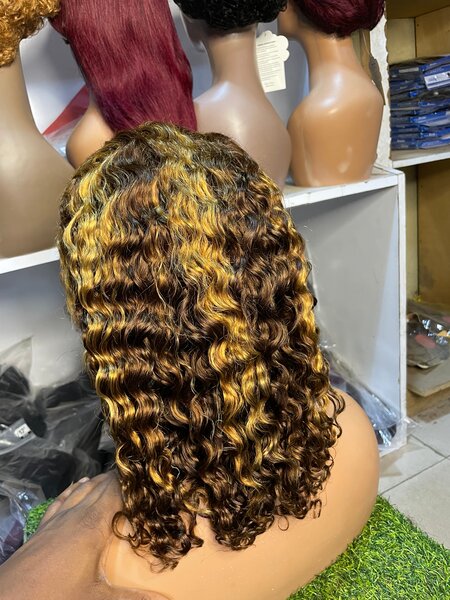 Perruque bouclée en dentelle frontale