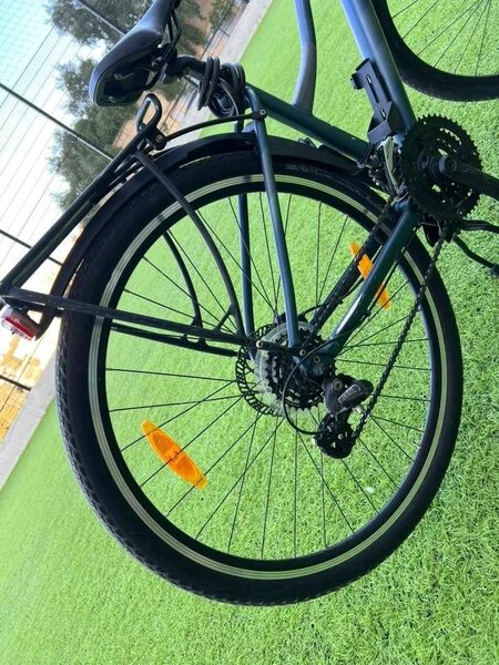 Vélo de ville hybride robuste