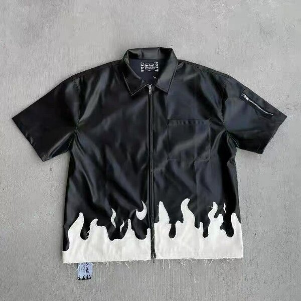 Chemise noire à flammes