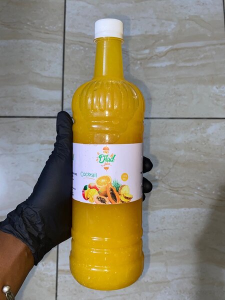 Jus d un cocktail de fruits
