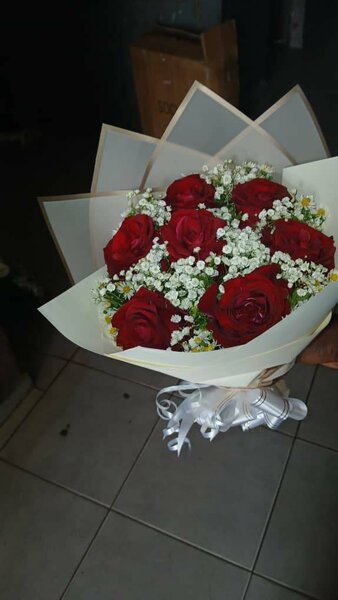 Bouquet de Roses Rouges Élégant