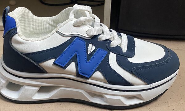 Basket homme bleu et blanc