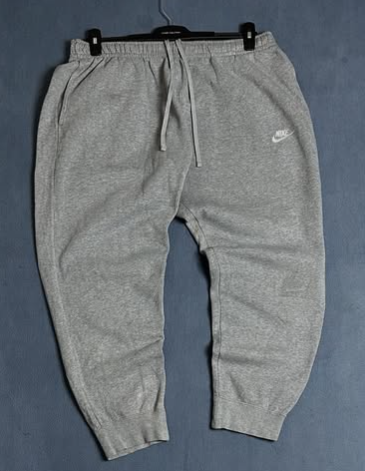 Nike sweatpants size: waist L/XL / length 38