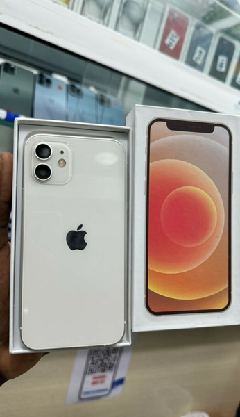 iPhone 12 simple quasi neuf