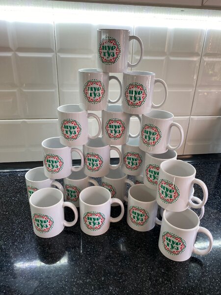 Кружки с вашим «лого», «фото» и «текст».