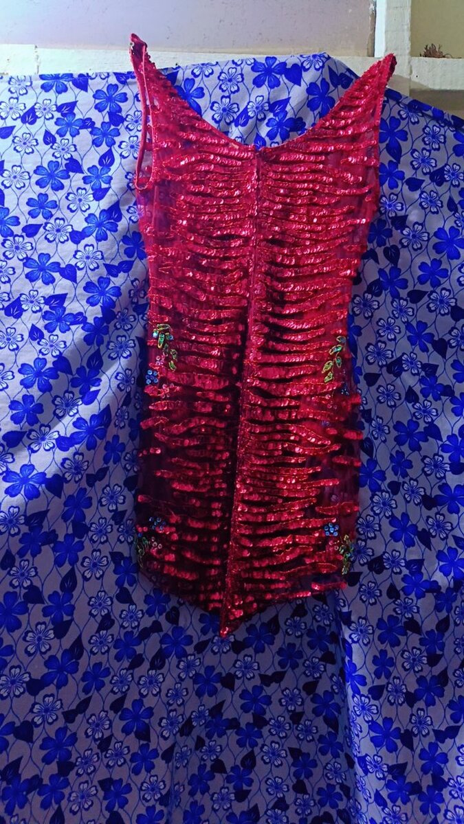 Robe pailletée rouge glamour