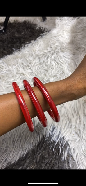 Bracelet rouge élégant