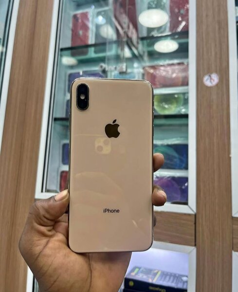 iPhone doré élégant