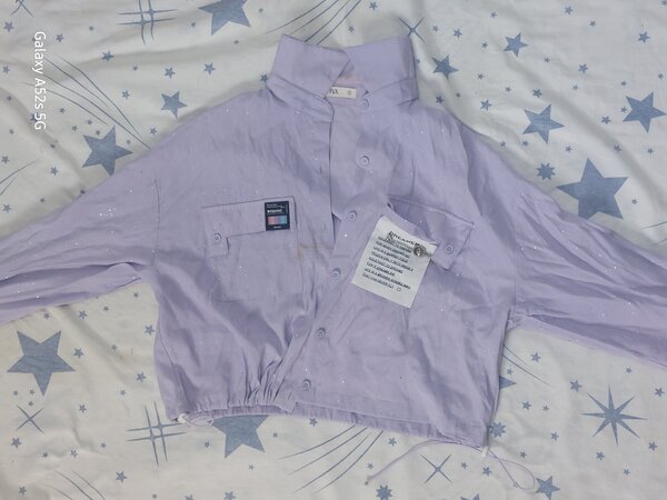 Chemise violette à manches longues