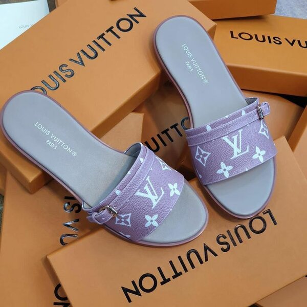 Louis Vuiton Slippers