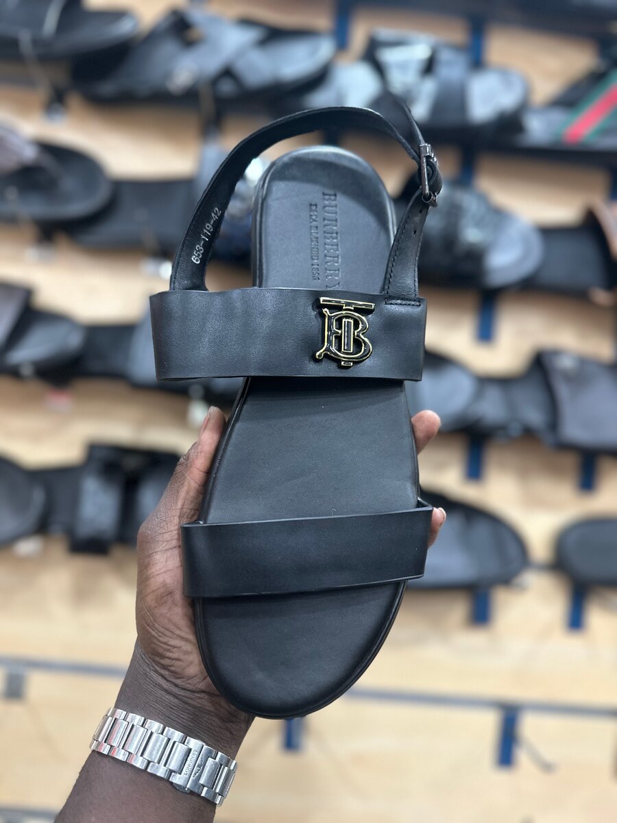 Sandales en cuir noir élégant pour hommes