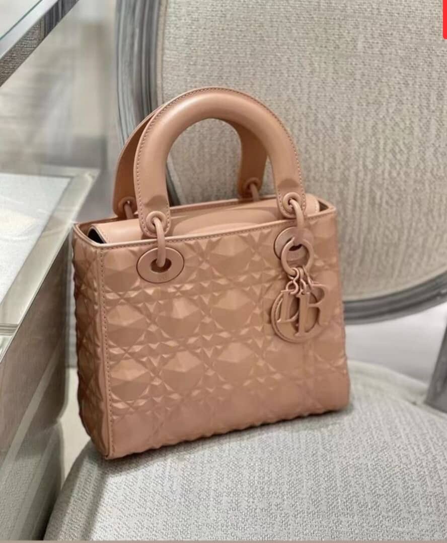 Sac à main en cuir beige