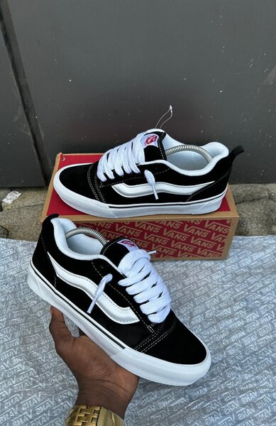Vans KNU