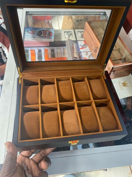 Boîte de rangement pour montres