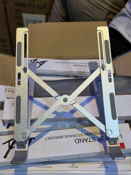 Support pliant pour ordinateur portable