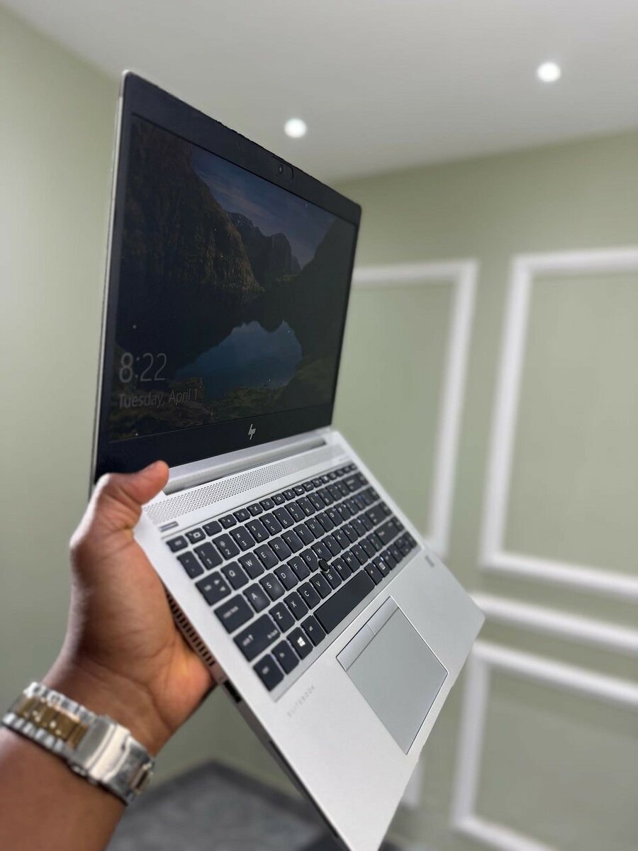 *HP ELITEBOOK 745 G6*