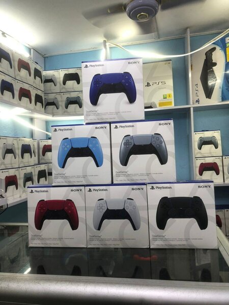 Manette PS5 DualSense  Technologie immersive et design ergo