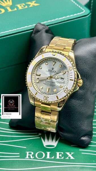 Montre Rolex dorée luxe