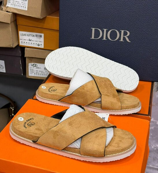 Sandales croisées en cuir