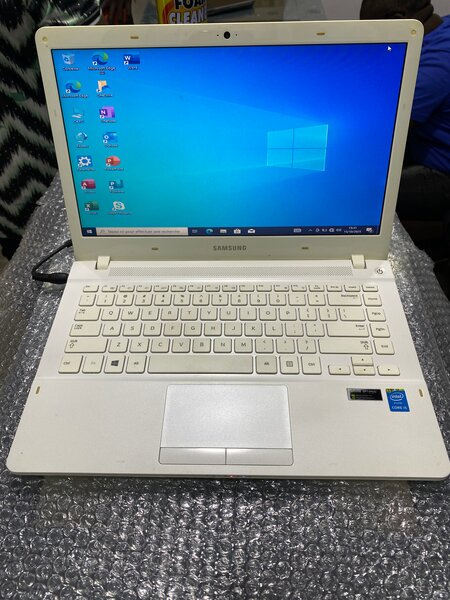 Samsung Ordinateur Portable Blanc